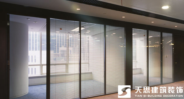<a href=http://www.rednic.cn/ target=_blank class=infotextkey>合肥辦公室裝修</a>玻璃
